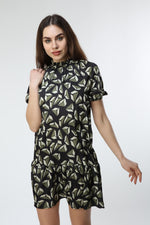 Load image into Gallery viewer, Green Geometric Patterned Dress
